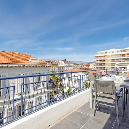 Modern 2 Bedrooms In The Centre Apartment