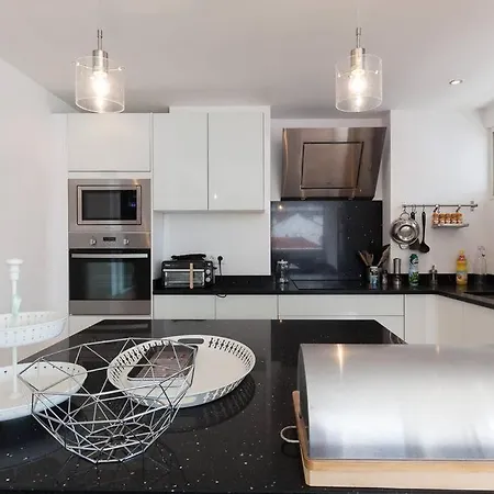Modern 2 Bedrooms In The Centre Apartmán