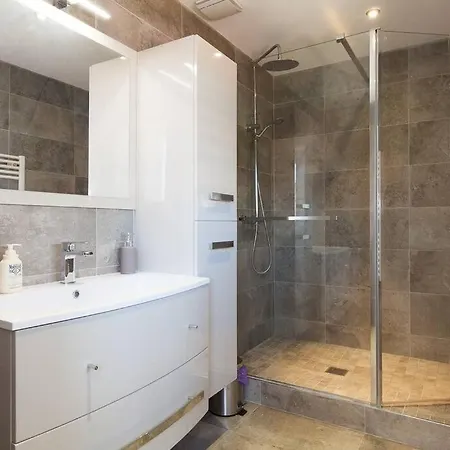 아파트 Modern 2 Bedrooms In The Centre 칸느