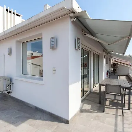 Modern 2 Bedrooms In The Centre 아파트 *